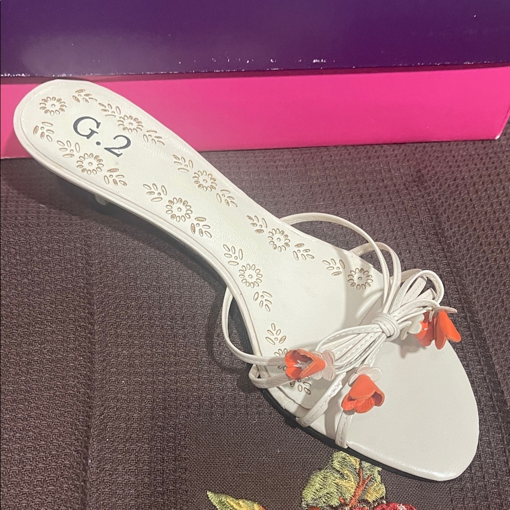 Women's Cream Sandals with Red Accents